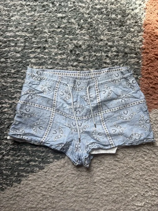 Sandro Paris Bandana Print Shorts – Size 40 (US M) – Excellent Condition - Picture 3 of 3